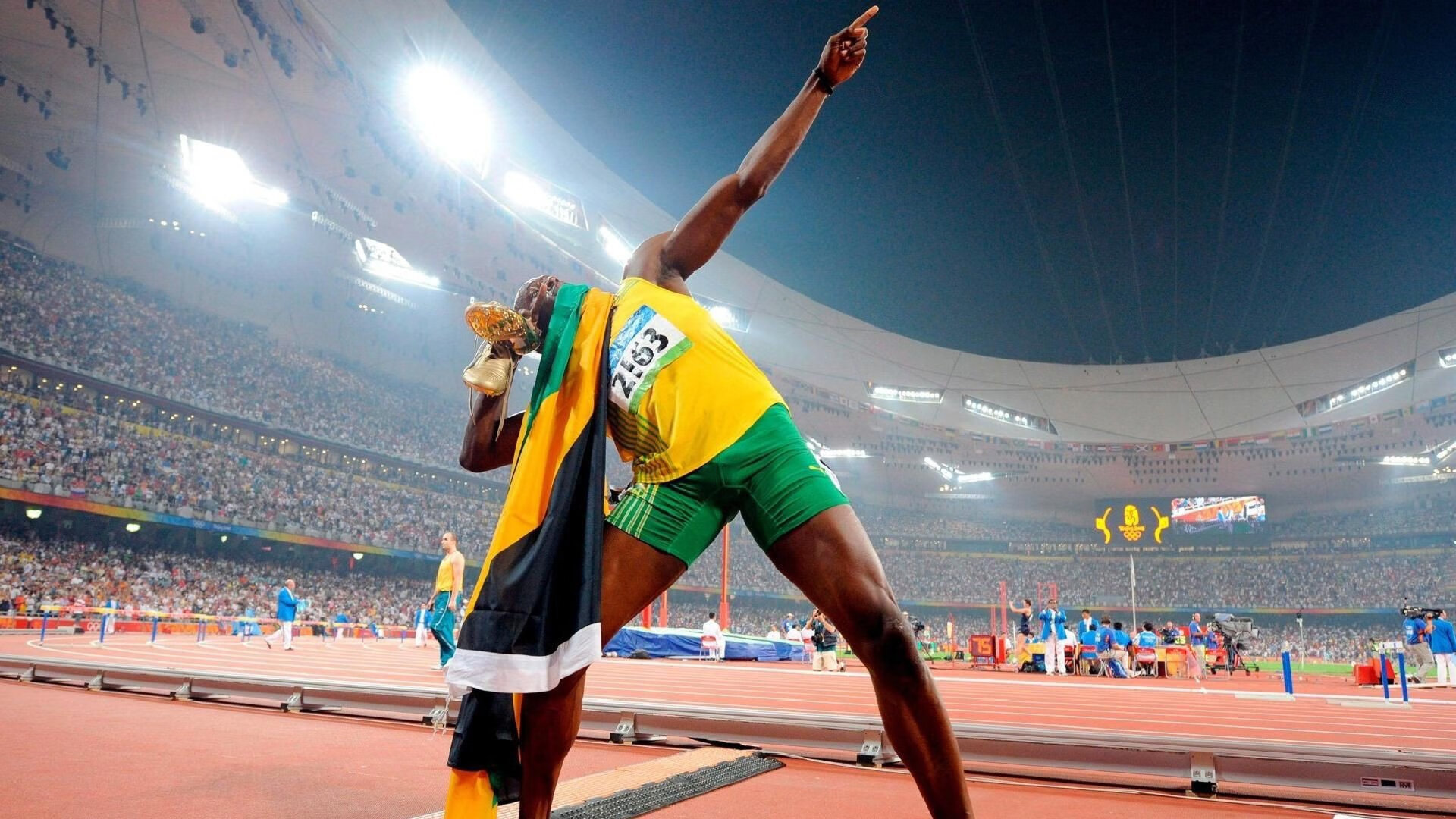 全国铁人三项团体赛激战正酣，铁人三项中国参赛选手